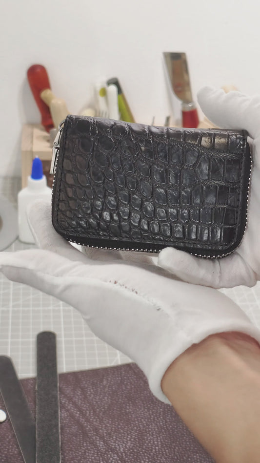 Handmade Genuine Alligator Leather Card Wallet, Glossy Black Natural Texture with Accordion Compartments